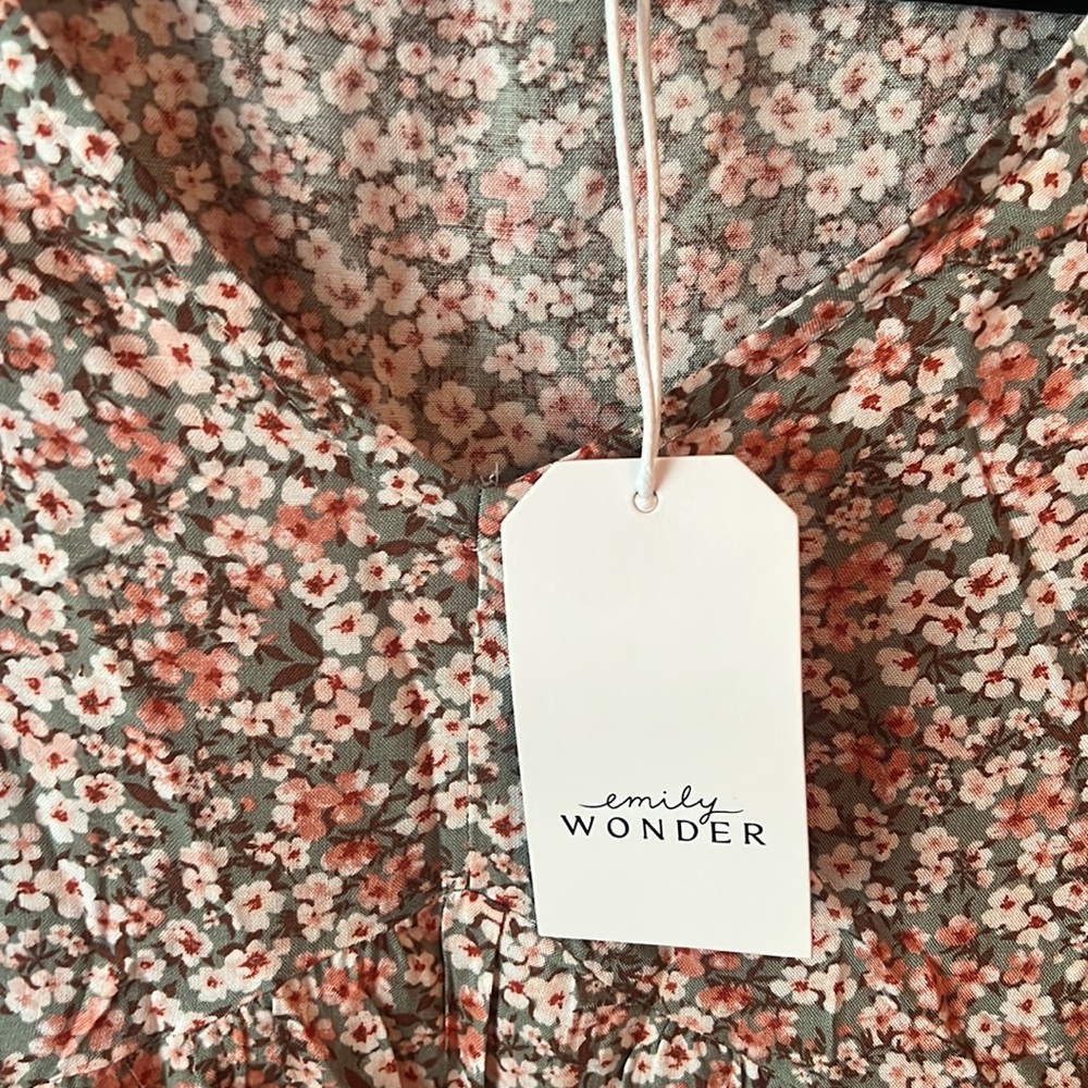 NWT Emily Wonder blouse. Size S. - Picture 2 of 3
